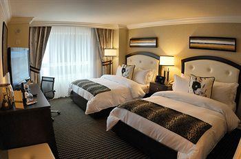 Le St Martin Hotel Montreal 980 Boulevard De Maisonneuve Montreal