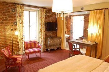 Auberge Place d'Armes Hotel Quebec City 24 rue Sainte-Anne