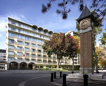 Sheraton Cavalier Hotel Saskatoon 612 Spadina Crescent East