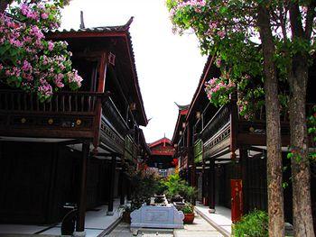 Chateau L'Act Hotel Lijiang 198 Guyou Lane South Gate Gucheng District