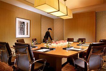 Sheraton Hotel Ningbo 50 Ciahong Rd (N)