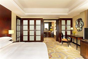 Sheraton Hotel Ningbo 50 Ciahong Rd (N)