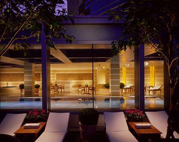 Four Seasons Hotel Shanghai 500 Wei Hai Road