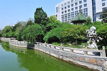 Cypress Garden Hotel Shanghai 2558 Yan'an Road West, Changning District