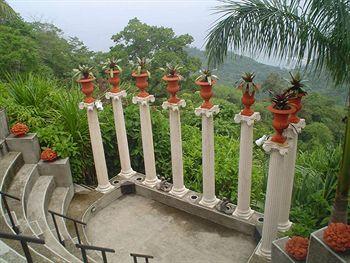 Villa Caletas Hotel Jaco 3 Km Sur de la entrada al Hotel Punta Leona, carretera a palya Jacó