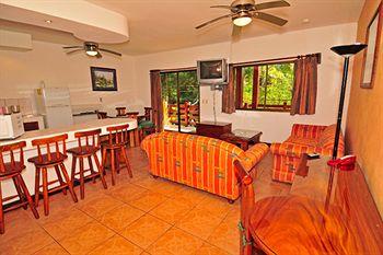 Inn On The Park Manuel Antonio Quepos From Entrance Marlin 200 Meters