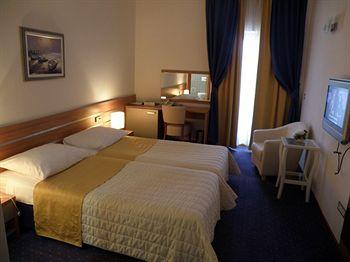 Eden Hotel Podstrana Strozanacka Cesta 76