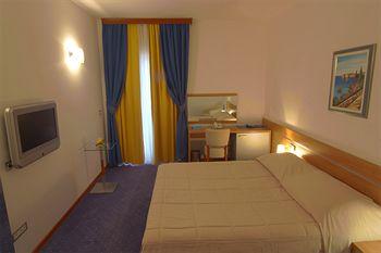 Eden Hotel Podstrana Strozanacka Cesta 76