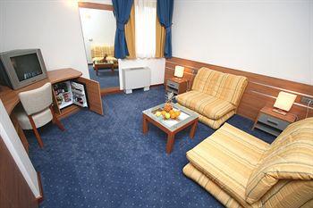 Eden Hotel Podstrana Strozanacka Cesta 76