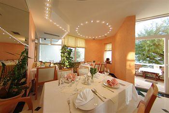 Sunce Hotel Podstrana Grljevacka 146