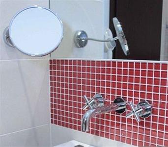 Red And Blue Design Hotel Prague Holeckova 13