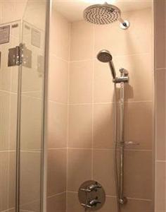 Red And Blue Design Hotel Prague Holeckova 13