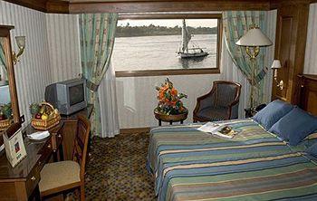 MS Sherry Boat Luxor-Luxor 7 nights Cruise Monday-Monday In front of City Council