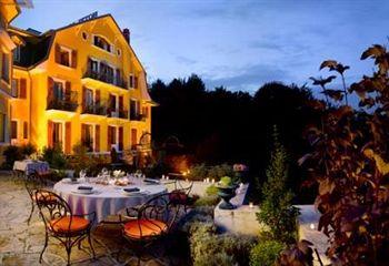 Les Tresoms Hotel Annecy 3 Boulevard De La Corniche