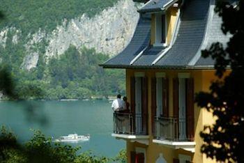 Les Tresoms Hotel Annecy 3 Boulevard De La Corniche