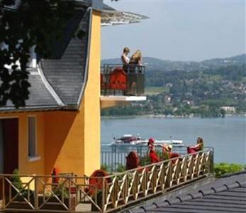 Les Tresoms Hotel Annecy 3 Boulevard De La Corniche