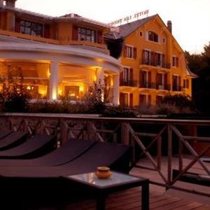 Les Tresoms Hotel Annecy 3 Boulevard De La Corniche