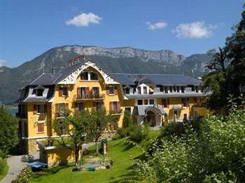 Les Tresoms Hotel Annecy 3 Boulevard De La Corniche