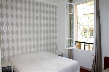 Hotel Saint Charles Antibes 10 rue Saint Charles