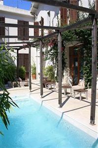 Hotel Saint Charles Antibes 10 rue Saint Charles