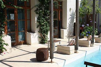 Hotel Saint Charles Antibes 10 rue Saint Charles