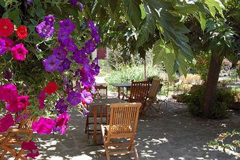 Auberge Du Mas De La Feniere Arles Voie touristique Number 453 Allee Des Prairies 