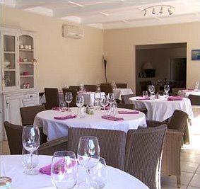 Les Aubuns Country Hotel Caissargues Route de Garons D 442