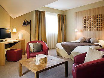 All Seasons Hotel Cholet 45 avenue d Angers