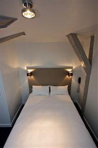 Hotel Henri IV La Rochelle 31 Rue Des Gentilshommes