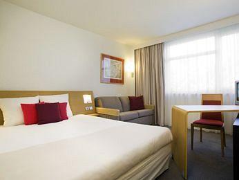 Novotel Lyon Bron Hotel 260 Avenue Jean Monnet Case 17