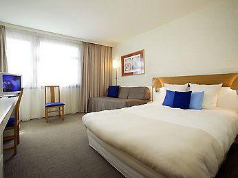 Novotel Lyon Bron Hotel 260 Avenue Jean Monnet Case 17