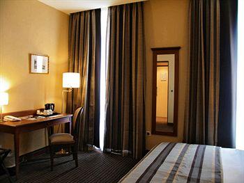 Best Western Empire Elysees Hotel Paris 3 Rue De Montenotte