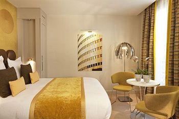 Hotel Le Petit Paris 214 Rue Saint Jacques