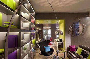 Hotel Le Petit Paris 214 Rue Saint Jacques