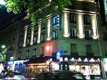 First Hotel Paris 2 rue Garibaldi