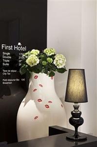 First Hotel Paris 2 rue Garibaldi