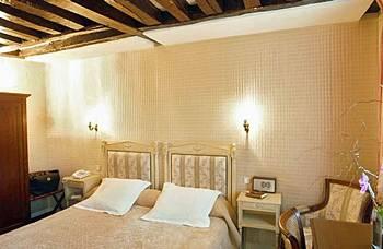 Hotel Dauphine Saint Germain Paris 36 Rue Dauphine