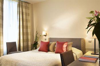 Hotel Aiglon Paris 232 Boulevard Raspail