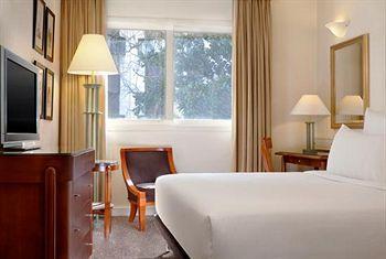 Le Meridien Etoile Hotel Paris 81 Boulevard Gouvion Saint Cyr