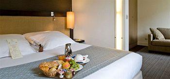 Mercure Paris Neuilly Hotel Neuilly-sur-Seine 1 Avenue De Madrid 199 Avenue Charles De Gaulle