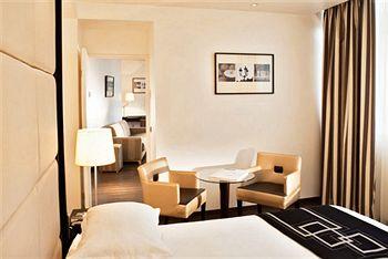 L'empire Hotel Paris 48 Rue De L Arbre Sec