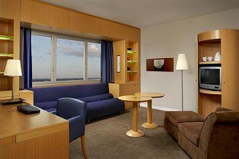 Sheraton Paris Airport Hotel & Conference Centre Roissy-en-France Bp 35051 Tremblay En France