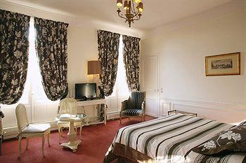 Pavillon Henri IV Hotel Saint-Germain-en-Laye 19-21 Rue Thiers