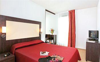 Park & Suites Elegance Nantes Saint-Herblain 2 Rue Victor Schoelcher