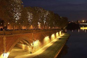 Hotel des Beaux Arts Toulouse 1 Place Du Pont Neuf