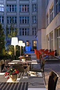 Adina Apartment Hotel Berlin Checkpoint Charlie Krausenstrasse 35-36