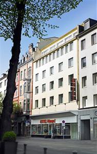 Monopol Hotel Dusseldorf Oststrasse 135