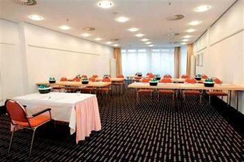 Relexa Hotel Frankfurt am Main Lurgiallee 2