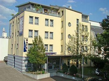 Senator Hotel Frankfurt am Main Oppenheimer Landstrasse 81