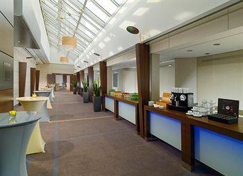 Sheraton Congress Hotel Frankfurt am Main Lyoner Strasse 44-48